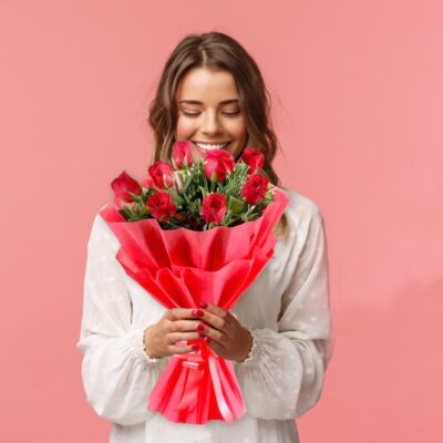 EG2i Fresh 8 Red Rose Bouquet with Gift Wrapping | Romantic Floral Bunch for Birthday, Anniversary, Wedding, Valentine’s Day & Mother’s Day | Same Day Delivery